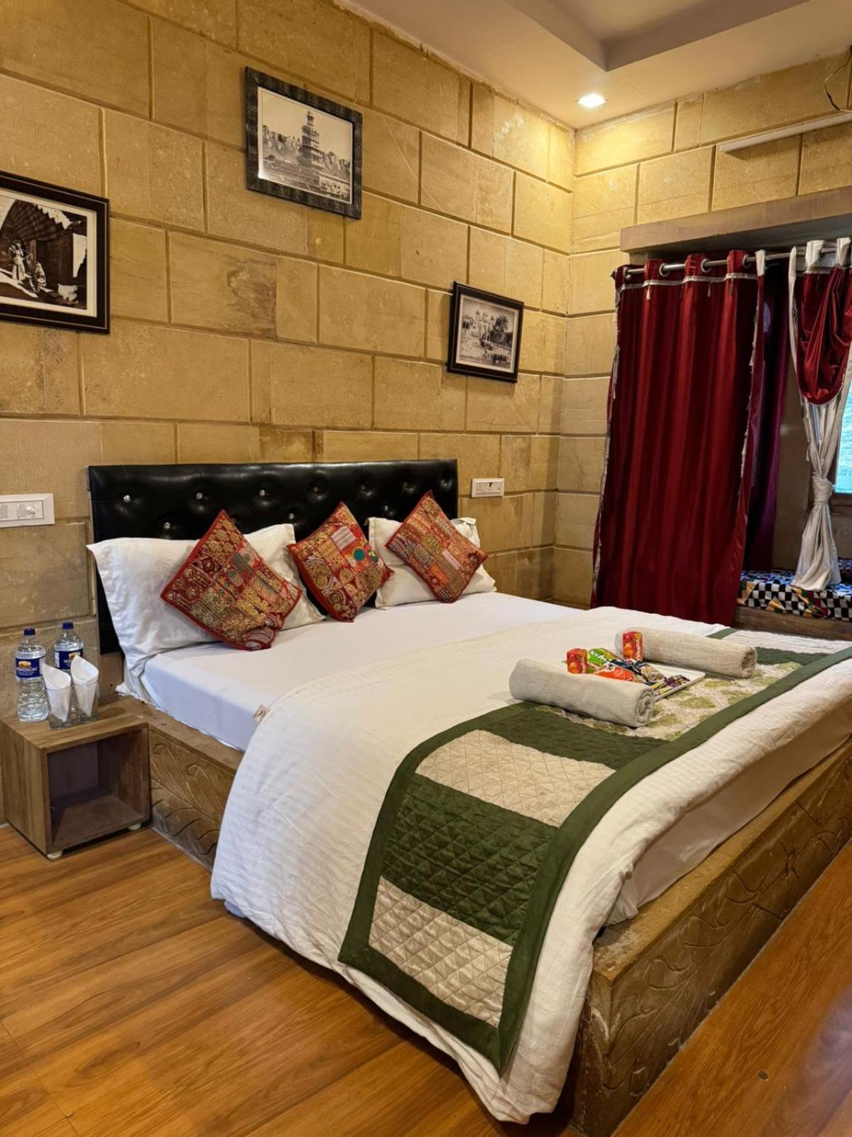 Hotel Jaswant Palace Jaisalmer Bagian luar foto
